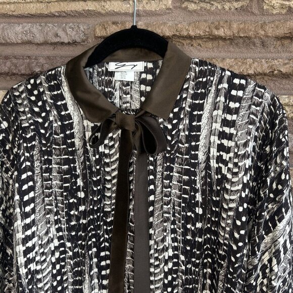 Genny Vintage 80s Italian Designer 100% Silk Blouse - Picture 7 of 10